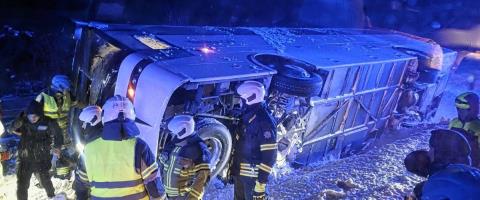 &Alpha;&nu;&alpha;&tau;&rho;ά&pi;&eta;&kappa;&epsilon; &tau;&omicron; &lambda;&epsilon;&omega;&phi;&omicron;&rho;&epsilon;ί&omicron; &pi;&omicron;&upsilon; &mu;&epsilon;&tau;έ&phi;&epsilon;&rho;&epsilon; &tau;&eta;&nu; &Epsilon;&theta;&nu;&iota;&kappa;ή &Kappa;ύ&pi;&rho;&omicron;&upsilon; &Chi;ά&nu;&tau;&mu;&pi;&omicron;&lambda; &sigma;&tau;&eta;&nu; &Epsilon;&sigma;&theta;&omicron;&nu;ί&alpha;-&Beta;ί&nu;&tau;&epsilon;&omicron; &alpha;&pi;ό &tau;&eta;&nu; &epsilon;&pi;&iota;&chi;&epsilon;ί&rho;&eta;&sigma;&eta; &alpha;&pi;&epsilon;&gamma;&kappa;&lambda;&omega;&beta;&iota;&sigma;&mu;&omicron;ύ