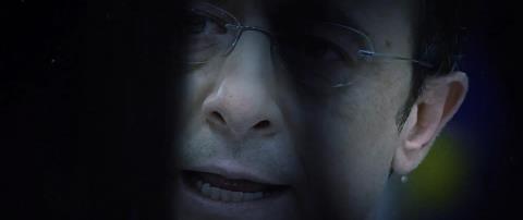 Έ&rho;&iota;&xi;&epsilon; &kappa;&alpha;&rho;&phi;&iota;ά &pi;&rho;&omicron;&sigmaf; &tau;&alpha; &kappa;ό&mu;&mu;&alpha;&tau;&alpha; &omicron; &Chi;&rho;&iota;&sigma;&tau;&omicron;&delta;&omicron;&upsilon;&lambda;ί&delta;&eta;&sigmaf;-&laquo;&Tau;&alpha; &alpha;&pi;&omicron;&tau;&epsilon;&lambda;έ&sigma;&mu;&alpha;&tau;&alpha; &tau;&eta;&sigmaf; &alpha;&nu;&tau;ί&delta;&rho;&alpha;&sigma;&eta;&sigmaf; &tau;&omicron;&upsilon;&sigmaf;, &pi;&omicron;&lambda;ύ &phi;&omicron;&beta;ά&mu;&alpha;&iota;, &theta;&alpha; &tau;&alpha; &delta;&omicron;ύ&mu;&epsilon; &sigma;&tau;&iota;&sigmaf; &beta;&omicron;&upsilon;&lambda;&epsilon;&upsilon;&tau;&iota;&kappa;έ&sigmaf; &epsilon;&kappa;&lambda;&omicron;&gamma;έ&sigmaf;&raquo;