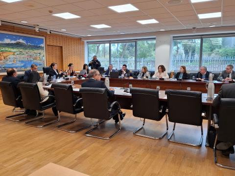 &Omicron;&delta;&eta;&gamma;&epsilon;ί&tau;&alpha;&iota; &sigma;&tau;&eta;&nu; &Omicron;&lambda;&omicron;&mu;έ&lambda;&epsilon;&iota;&alpha; &tau;&omicron; &nu;&omicron;&mu;&omicron;&sigma;&chi;έ&delta;&iota;&omicron; &gamma;&iota;&alpha; &alpha;&pi;&omicron;&kappa;&rho;&alpha;&tau;&iota;&kappa;&omicron;&pi;&omicron;ί&eta;&sigma;&eta; &Chi;&Alpha;&Kappa;