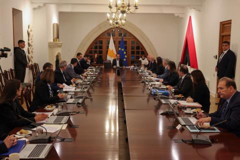 &Sigma;&upsilon;&nu;&tau;&alpha;&xi;&iota;&omicron;&delta;&omicron;&tau;&iota;&kappa;ή &mu;&epsilon;&tau;&alpha;&rho;&rho;ύ&theta;&mu;&iota;&sigma;&eta;, &epsilon;&nu;έ&rho;&gamma;&epsilon;&iota;&alpha; &kappa;&alpha;&iota; &upsilon;&delta;&alpha;&tau;&iota;&kappa;ό &sigma;&tau;&omicron; &epsilon;&pi;ί&kappa;&epsilon;&nu;&tau;&rho;&omicron; &sigma;&upsilon;&sigma;&kappa;έ&psi;&epsilon;&omega;&nu; &sigma;&tau;&omicron; &Pi;&rho;&omicron;&epsilon;&delta;&rho;&iota;&kappa;ό