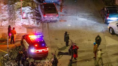 &Beta;&Iota;&Nu;&Tau;&Epsilon;&Omicron;: &Nu;έ&omicron;&sigmaf; &pi;&upsilon;&rho;&omicron;&beta;&omicron;&lambda;&iota;&sigma;&mu;ό&sigmaf; &alpha;&pi;ό &pi;&rho;ά&kappa;&tau;&omicron;&rho;&alpha; ICE &sigma;&tau;&eta; &Mu;&iota;&nu;&epsilon;ά&pi;&omicron;&lambda;&eta;-&Tau;&rho;&alpha;&upsilon;&mu;&alpha;&tau;ί&sigma;&tau;&eta;&kappa;&epsilon; ά&nu;&delta;&rho;&alpha;&sigmaf; &alpha;&pi;ό &tau;&eta; &Beta;&epsilon;&nu;&epsilon;&zeta;&omicron;&upsilon;έ&lambda;&alpha;