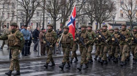 &Gamma;&epsilon;&rho;&mu;&alpha;&nu;ί&alpha;, &Sigma;&omicron;&upsilon;&eta;&delta;ί&alpha;, &Gamma;&alpha;&lambda;&lambda;ί&alpha; &kappa;&alpha;&iota; &Nu;&omicron;&rho;&beta;&eta;&gamma;ί&alpha; &sigma;&tau;έ&lambda;&nu;&omicron;&upsilon;&nu; &sigma;&tau;&rho;&alpha;&tau;&iota;&omega;&tau;&iota;&kappa;&omicron;ύ&sigmaf; &sigma;&tau;&eta; &Gamma;&rho;&omicron;&iota;&lambda;&alpha;&nu;&delta;ί&alpha; &sigma;&tau;&eta; &sigma;&kappa;&iota;ά &tau;&omega;&nu; &alpha;&pi;&epsilon;&iota;&lambda;ώ&nu; &Tau;&rho;&alpha;&mu;&pi;