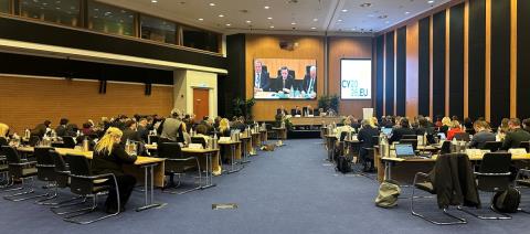 Deepfake &kappa;&alpha;&iota; &Tau;&Nu; &sigma;&tau;&omicron; &epsilon;&pi;ί&kappa;&epsilon;&nu;&tau;&rho;&omicron; &tau;&eta;&sigmaf; &pi;&alpha;&rho;&omicron;&upsilon;&sigma;ί&alpha;&sigma;&eta;&sigmaf; &Mu;&alpha;&gamma;&kappa;&rho;ά&theta; &sigma;&tau;&eta; &Lambda;&epsilon;&upsilon;&kappa;&omega;&sigma;ί&alpha;-&Alpha;&upsilon;&xi;&alpha;&nu;ό&mu;&epsilon;&nu;&eta; &pi;&rho;ό&kappa;&lambda;&eta;&sigma;&eta; &gamma;&iota;&alpha; &delta;&eta;&mu;&omicron;&kappa;&rho;&alpha;&tau;&iota;&kappa;ή &sigma;&upsilon;&zeta;ή&tau;&eta;&sigma;&eta; &kappa;&alpha;&iota; &Epsilon;&kappa;&lambda;&omicron;&gamma;έ&sigmaf;