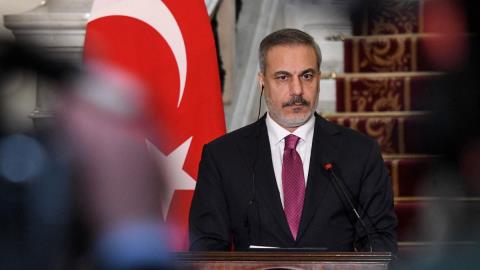 &Pi;&omicron;&lambda;ύ &sigma;&tau;&epsilon;&nu;ά &pi;&alpha;&rho;&alpha;&kappa;&omicron;&lambda;&omicron;&upsilon;&theta;&epsilon;ί &eta; &Tau;&omicron;&upsilon;&rho;&kappa;ί&alpha; &kappa;ά&theta;&epsilon; &sigma;&upsilon;&nu;&epsilon;&rho;&gamma;&alpha;&sigma;ί&alpha; &Kappa;ύ&pi;&rho;&omicron;&upsilon; &mu;&epsilon; &Epsilon;&lambda;&lambda;ά&delta;&alpha; &kappa;&alpha;&iota; &Iota;&sigma;&rho;&alpha;ή&lambda;-&laquo;&Epsilon;&kappa;&lambda;&alpha;&mu;&beta;ά&nu;&epsilon;&tau;&alpha;&iota; &omega;&sigmaf; &pi;&rho;&omicron;&sigma;&pi;ά&theta;&epsilon;&iota;&alpha; &pi;&epsilon;&rho;&iota;&kappa;ύ&kappa;&lambda;&omega;&sigma;&eta;&sigmaf;&raquo;