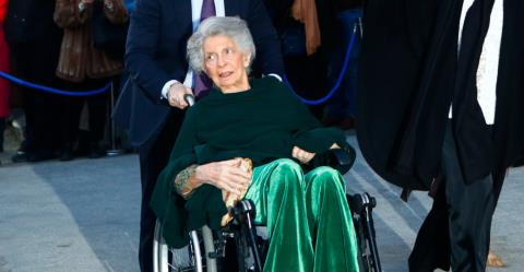 &Pi;έ&theta;&alpha;&nu;&epsilon; &eta; &pi;&rho;&iota;&gamma;&kappa;ί&pi;&iota;&sigma;&sigma;&alpha; &Epsilon;&iota;&rho;ή&nu;&eta;, &eta; &mu;&iota;&kappa;&rho;ό&tau;&epsilon;&rho;&eta; &alpha;&delta;&epsilon;&lambda;&phi;ή &tau;&omicron;&upsilon; &tau;έ&omega;&sigmaf; &beta;&alpha;&sigma;&iota;&lambda;&iota;ά &Kappa;&omega;&nu;&sigma;&tau;&alpha;&nu;&tau;ί&nu;&omicron;&upsilon; &kappa;&alpha;&iota; &tau;&eta;&sigmaf; &beta;&alpha;&sigma;ί&lambda;&iota;&sigma;&sigma;&alpha;&sigmaf; &Sigma;&omicron;&phi;ί&alpha;&sigmaf;