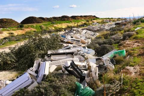 &Phi;&omega;&nu;ά&zeta;&omicron;&upsilon;&nu; &omicron;&iota; &Omicron;&iota;&kappa;&omicron;&lambda;ό&gamma;&omicron;&iota; &gamma;&iota;&alpha; &tau;&iota;&sigmaf; &epsilon;&iota;&kappa;ό&nu;&epsilon;&sigmaf; &nu;&tau;&rho;&omicron;&pi;ή&sigmaf; &sigma;&tau;&omicron; &pi;&rho;ά&sigma;&iota;&nu;&omicron; &sigma;&eta;&mu;&epsilon;ί&omicron; &Alpha;&gamma;ί&alpha;&sigmaf; &Beta;&alpha;&rho;&beta;ά&rho;&alpha;&sigmaf;-&laquo;Ά&mu;&epsilon;&sigma;&eta; &alpha;&pi;&epsilon;&iota;&lambda;ή &gamma;&iota;&alpha; &tau;&eta; &delta;&eta;&mu;ό&sigma;&iota;&alpha; &upsilon;&gamma;&epsilon;ί&alpha;&raquo;