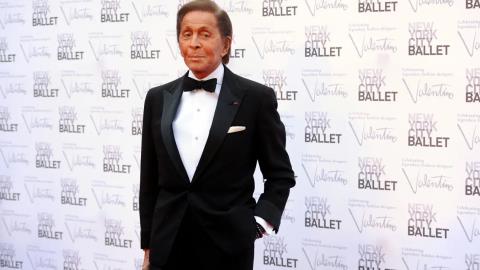 &Pi;έ&theta;&alpha;&nu;&epsilon; &omicron; &Iota;&tau;&alpha;&lambda;ό&sigmaf; &theta;&rho;ύ&lambda;&omicron;&sigmaf; &sigma;&chi;&epsilon;&delta;&iota;&alpha;&sigma;&tau;ή&sigmaf; &mu;ό&delta;&alpha;&sigmaf; &Beta;&alpha;&lambda;&epsilon;&nu;&tau;ί&nu;&omicron;