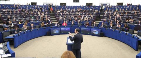 &Mu;&epsilon; &alpha;&nu;&alpha;&phi;&omicron;&rho;έ&sigmaf; &sigma;&tau;&omicron; &Kappa;&upsilon;&pi;&rho;&iota;&alpha;&kappa;ό &omicron;&iota; &tau;&omicron;&pi;&omicron;&theta;&epsilon;&tau;ή&sigma;&epsilon;&iota;&sigmaf; &tau;&omega;&nu; &epsilon;&upsilon;&rho;&omega;&beta;&omicron;&upsilon;&lambda;&epsilon;&upsilon;&tau;ώ&nu; &gamma;&iota;&alpha; &tau;&eta;&nu; &Kappa;&upsilon;&pi;&rho;&iota;&alpha;&kappa;ή &Pi;&rho;&omicron;&epsilon;&delta;&rho;ί&alpha;-&Epsilon;&xi;ή&rho;&epsilon; &tau;&iota;&sigmaf; &pi;&omicron;&lambda;&iota;&tau;&iota;&kappa;έ&sigmaf; &gamma;&iota;&alpha; &tau;&omicron; &mu;&epsilon;&tau;&alpha;&nu;&alpha;&sigma;&tau;&epsilon;&upsilon;&tau;&iota;&kappa;ό