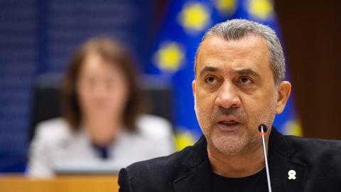 &Alpha;&upsilon;&sigma;&tau;&eta;&rho;έ&sigmaf; &kappa;&upsilon;&rho;ώ&sigma;&epsilon;&iota;&sigmaf; &gamma;&iota;&alpha; &tau;&omicron; &kappa;&alpha;&theta;&epsilon;&sigma;&tau;ώ&sigmaf; &sigma;&tau;&omicron; &Iota;&rho;ά&nu; &zeta;ή&tau;&eta;&sigma;&epsilon; &omicron; &Mu;ό&nu;&iota;&mu;&omicron;&sigmaf; &Epsilon;&iota;&sigma;&eta;&gamma;&eta;&tau;ή&sigmaf; &tau;&omicron;&upsilon; &Epsilon;&upsilon;&rho;&omega;&pi;&alpha;ϊ&kappa;&omicron;ύ &Kappa;&omicron;&iota;&nu;&omicron;&beta;&omicron;&upsilon;&lambda;ί&omicron;&upsilon;, &Lambda;&omicron;ύ&kappa;&alpha;&sigmaf; &Phi;&omicron;&upsilon;&rho;&lambda;ά&sigmaf;