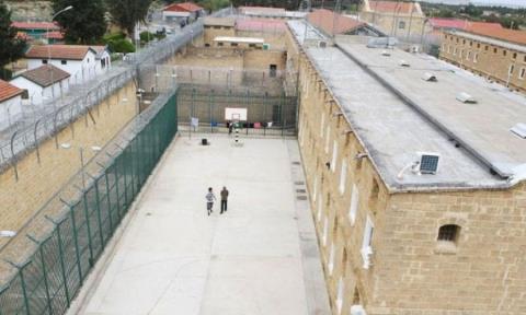 &Alpha;&pi;&epsilon;&lambda;ά&theta;&eta;&kappa;&alpha;&nu; 164 &alpha;&lambda;&lambda;&omicron;&delta;&alpha;&pi;&omicron;ί &alpha;&pi;ό &Kappa;&epsilon;&nu;&tau;&rho;&iota;&kappa;έ&sigmaf; &Phi;&upsilon;&lambda;&alpha;&kappa;έ&sigmaf; &kappa;&alpha;&iota; &kappa;&rho;&alpha;&tau;&eta;&tau;ή&rho;&iota;&alpha;-&Pi;έ&rho;&alpha;&nu; &tau;&omega;&nu; 600 &epsilon;&pi;&iota;&sigma;&tau;&rho;&omicron;&phi;ώ&nu; &sigma;&tau;&iota;&sigmaf; &chi;ώ&rho;&epsilon;&sigmaf; &tau;&omicron;&upsilon;&sigmaf; &alpha;&pi;ό &tau;&omicron; &Delta;&epsilon;&kappa;έ&mu;&beta;&rho;&iota;&omicron;