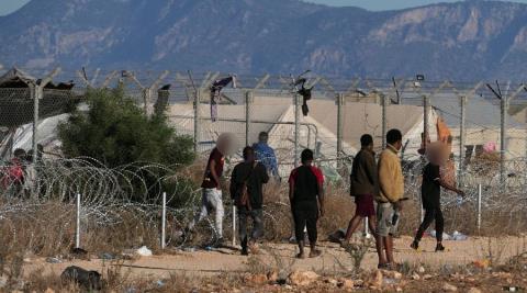 &Sigma;&tau;&omicron; &epsilon;&pi;ί&kappa;&epsilon;&nu;&tau;&rho;&omicron; ά&tau;&upsilon;&pi;&eta;&sigmaf; &sigma;&upsilon;&nu;ά&nu;&tau;&eta;&sigma;&eta;&sigmaf; &sigma;&tau;&eta; &Lambda;&epsilon;&upsilon;&kappa;&omega;&sigma;ί&alpha; &omicron;&iota; &epsilon;&theta;&epsilon;&lambda;&omicron;ύ&sigma;&iota;&epsilon;&sigmaf; &Epsilon;&pi;&iota;&sigma;&tau;&omicron;&phi;έ&sigmaf;-&Pi;&alpha;&rho;&omicron;&upsilon;&sigma;&iota;ά&sigma;&tau;&eta;&kappa;&alpha;&nu; &omicron;&iota; &pi;&rho;&omicron;&tau;&epsilon;&rho;&alpha;&iota;ό&tau;&eta;&tau;&epsilon;&sigmaf; &tau;&eta;&sigmaf; &Kappa;&upsilon;&pi;&rho;&iota;&alpha;&kappa;ή&sigmaf; &Pi;&rho;&omicron;&epsilon;&delta;&rho;ί&alpha;&sigmaf;