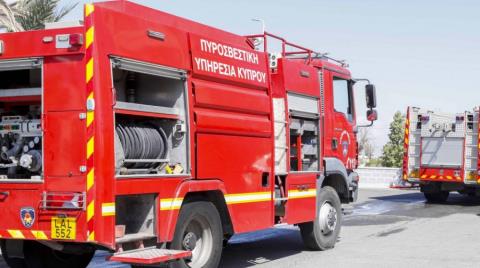 &Pi;&upsilon;&rho;&kappa;&alpha;&gamma;&iota;ά &sigma;&epsilon; &eta;&lambda;&epsilon;&kappa;&tau;&rho;&iota;&kappa;ό &pi;ά&nu;&epsilon;&lambda; &omicron;&iota;&kappa;ί&alpha;&sigmaf; &sigma;&tau;&eta; &Lambda;&epsilon;&mu;&epsilon;&sigma;ό-&Nu;&epsilon;&kappa;&rho;ό&sigmaf; &sigma;&kappa;ύ&lambda;&omicron;&sigmaf;, &zeta;&eta;&mu;&iota;έ&sigmaf; &sigma;&epsilon; &iota;&sigma;ό&gamma;&epsilon;&iota;&omicron; &kappa;&alpha;&iota; &pi;&rho;ώ&tau;&omicron; ό&rho;&omicron;&phi;&omicron;