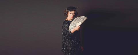 &Mu;&alpha;ί&rho;&eta; &Beta;&iota;&delta;ά&lambda;&eta; &gamma;&iota;&alpha; &tau;&omicron; &theta;ά&nu;&alpha;&tau;&omicron; &tau;&omicron;&upsilon; &gamma;&iota;&omicron;&upsilon; &tau;&eta;&sigmaf;: &laquo;Έ&chi;&epsilon;&iota; &pi;&epsilon;&rho;ά&sigma;&epsilon;&iota; έ&nu;&alpha;&sigmaf; &chi;&rho;ό&nu;&omicron;&sigmaf;, &gamma;&iota;&alpha; &epsilon;&mu;ά&sigmaf; &delta;&epsilon;&nu; έ&chi;&epsilon;&iota; &pi;&epsilon;&rho;ά&sigma;&epsilon;&iota; &omicron;ύ&tau;&epsilon; &mu;&iota;&alpha; &eta;&mu;έ&rho;&alpha;&raquo;