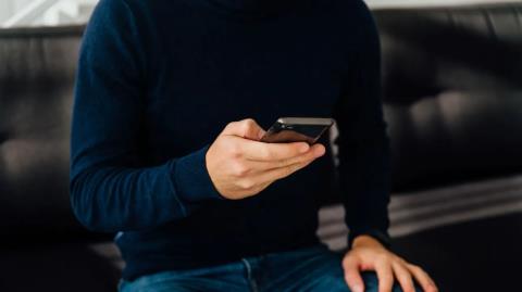 &Sigma;&upsilon;&nu;&epsilon;&chi;ί&zeta;&epsilon;&tau;&alpha;&iota; &eta; &alpha;&pi;&omicron;&sigma;&tau;&omicron;&lambda;ή &psi;&epsilon;&upsilon;&delta;ώ&nu; SMS &gamma;&iota;&alpha; &Gamma;&epsilon;&Sigma;&Upsilon;, &pi;&rho;&omicron;&epsilon;&iota;&delta;&omicron;&pi;&omicron;&iota;&omicron;ύ&nu; &Omicron;&Alpha;&Upsilon; &kappa;&alpha;&iota; &Alpha;&sigma;&tau;&upsilon;&nu;&omicron;&mu;ί&alpha;