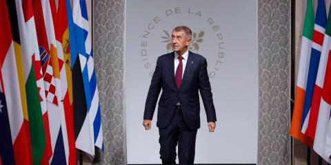 BINTEO: O &Pi;&rho;&omega;&theta;&upsilon;&pi;&omicron;&upsilon;&rho;&gamma;ό&sigmaf; &tau;&eta;&sigmaf; &Tau;&sigma;&epsilon;&chi;ί&alpha;&sigmaf; &alpha;&gamma;ό&rho;&alpha;&sigma;&epsilon; &mu;&iota;&alpha; &upsilon;&delta;&rho;ό&gamma;&epsilon;&iota;&omicron; &gamma;&iota;&alpha; &nu;&alpha; &delta;&epsilon;&iota;... &pi;&omicron;ύ &pi;έ&phi;&tau;&epsilon;&iota; &eta; &Gamma;&rho;&omicron;&iota;&lambda;&alpha;&nu;&delta;ί&alpha;