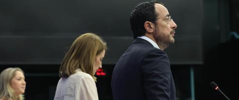 &Mu;ή&nu;&upsilon;&mu;&alpha; &Chi;&rho;&iota;&sigma;&tau;&omicron;&delta;&omicron;&upsilon;&lambda;ί&delta;&eta; &mu;&epsilon; &pi;έ&nu;&tau;&epsilon; &sigma;&eta;&mu;&epsilon;ί&alpha; &pi;&rho;&iota;&nu; &tau;&omicron; &Epsilon;&upsilon;&rho;&omega;&pi;&alpha;ϊ&kappa;ό &Sigma;&upsilon;&mu;&beta;&omicron;ύ&lambda;&iota;&omicron;-&laquo;&Eta; &kappa;&lambda;&iota;&mu;ά&kappa;&omega;&sigma;&eta; &sigma;&tau;&iota;&sigmaf; &sigma;&chi;έ&sigma;&epsilon;&iota;&sigmaf; &epsilon;ί&nu;&alpha;&iota; &epsilon;&nu;&alpha;&nu;&tau;ί&omicron;&nu; ό&lambda;&omega;&nu;&raquo;