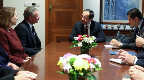 &Sigma;&tau;&alpha; 6-9 &tau;&rho;&iota;&sigmaf; &eta; &pi;&omicron;&sigma;ό&tau;&eta;&tau;&alpha; &phi;&upsilon;&sigma;&iota;&kappa;&omicron;ύ &alpha;&epsilon;&rho;ί&omicron;&upsilon; &sigma;&tau;&omicron; &tau;&epsilon;&mu;ά&chi;&iota;&omicron; 10-&Epsilon;ί&delta;&epsilon; &tau;&omicron;&nu; &alpha;&nu;&tau;&iota;&pi;&rho;ό&epsilon;&delta;&rho;&omicron; &tau;&eta;&sigmaf; ExxonMobil &omicron; &Chi;&rho;&iota;&sigma;&tau;&omicron;&delta;&omicron;&upsilon;&lambda;ί&delta;&eta;&sigmaf;