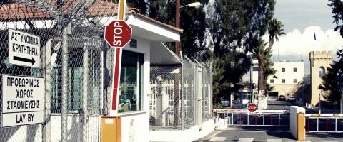 &Kappa;&alpha;&iota;... &epsilon;&pi;&iota;&sigma;&tau;&omicron;&lambda;έ&sigmaf; &alpha;&pi;ό Altamira &kappa;&alpha;&iota; &beta;&iota;&beta;&lambda;ί&alpha; &delta;&iota;&alpha;&iota;&tau;&eta;&sigma;ί&alpha;&sigmaf; &sigma;&tau;&alpha; 48.000 &laquo;&kappa;&rho;&alpha;&tau;&iota;&kappa;ά έ&gamma;&gamma;&rho;&alpha;&phi;&alpha;&raquo;-&Alpha;&nu;&alpha;&beta;&iota;ώ&nu;&epsilon;&iota; &eta; &upsilon;&pi;ό&theta;&epsilon;&sigma;&eta; &Kappa;&alpha;&tau;&sigma;&omicron;&upsilon;&nu;&omega;&tau;&omicron;ύ, &alpha;&phi;&alpha;ί&rho;&epsilon;&sigma;&alpha;&nu; &alpha;&pi;ό &mu;ά&rho;&tau;&upsilon;&rho;&alpha; &tau;&omicron;&nu; &beta;&alpha;&rho;&upsilon;&pi;&omicron;