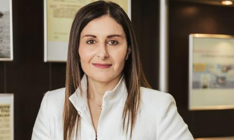 &Mu;. &Chi;&alpha;&tau;&zeta;&eta;&mu;&alpha;&nu;ώ&lambda;&eta;: &Eta; &kappa;&upsilon;&beta;έ&rho;&nu;&eta;&sigma;&eta; &epsilon;&nu;&theta;&alpha;&rho;&rho;ύ&nu;&epsilon;&iota; &sigma;&upsilon;&nu;έ&rho;&gamma;&epsilon;&iota;&epsilon;&sigmaf; &pi;&omicron;&upsilon; &epsilon;&nu;&iota;&sigma;&chi;ύ&omicron;&upsilon;&nu; &tau;&eta;&nu; &epsilon;&kappa;&pi;&alpha;ί&delta;&epsilon;&upsilon;&sigma;&eta;