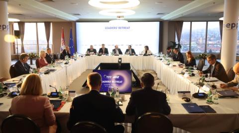 &Xi;&epsilon;&kappa;ά&theta;&alpha;&rho;&omicron; &mu;ή&nu;&upsilon;&mu;&alpha; &alpha;&pi;ό &tau;&omicron;&upsilon;&sigmaf; &eta;&gamma;έ&tau;&epsilon;&sigmaf; &tau;&omicron;&upsilon; &Epsilon;&Lambda;&Kappa;-&laquo;&Alpha;&tau;&epsilon;&lambda;ή&sigmaf; &eta; &epsilon;&upsilon;&rho;&omega;&pi;&alpha;ϊ&kappa;ή &omicron;&lambda;&omicron;&kappa;&lambda;ή&rho;&omega;&sigma;&eta; &epsilon;&nu;ό&sigma;&omega; &upsilon;&pi;ά&rho;&chi;&epsilon;&iota; &kappa;&alpha;&tau;&omicron;&chi;ή &sigma;&tau;&eta;&nu; &Kappa;ύ&pi;&rho;&omicron;&raquo;