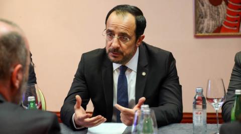 &Nu;. &Chi;&rho;&iota;&sigma;&tau;&omicron;&delta;&omicron;&upsilon;&lambda;ί&delta;&eta;&sigmaf;: &Tau;&rho;ί&tau;&eta; &mu;&epsilon;&gamma;&alpha;&lambda;ύ&tau;&epsilon;&rho;&eta; &mu;&epsilon;ί&omega;&sigma;&eta; &delta;&eta;&mu;ό&sigma;&iota;&omicron;&upsilon; &chi;&rho;έ&omicron;&upsilon;&sigmaf; &sigma;&tau;&eta;&nu; &Epsilon;&Epsilon; &kappa;&alpha;&tau;&alpha;&gamma;&rho;ά&phi;&epsilon;&iota; &gamma;&iota;&alpha; &Kappa;ύ&pi;&rho;&omicron;