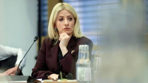 Ά&mu;&epsilon;&sigma;&eta; &kappa;&alpha;&iota; &pi;&lambda;ή&rho;&eta; &delta;&iota;&epsilon;&rho;&epsilon;ύ&nu;&eta;&sigma;&eta; ό&lambda;&omega;&nu; &tau;&omega;&nu; &kappa;&alpha;&tau;&alpha;&gamma;&gamma;&epsilon;&lambda;&iota;ώ&nu; &kappa;&alpha;&iota; &upsilon;&pi;&omicron;&theta;έ&sigma;&epsilon;&omega;&nu; &zeta;&eta;&tau;ά &eta; &Alpha;&nu;&nu;ί&tau;&alpha; &Delta;&eta;&mu;&eta;&tau;&rho;ί&omicron;&upsilon;