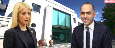 &Delta;&eta;&mu;&omicron;&sigma;&iota;&omicron;&pi;&omicron;ί&eta;&sigma;&epsilon; &tau;&alpha; &delta;ώ&rho;&alpha; &pi;&omicron;&upsilon; έ&lambda;&alpha;&beta;&epsilon; &eta; &Alpha;&nu;&nu;ί&tau;&alpha; &omega;&sigmaf; &Pi;&rho;ό&epsilon;&delta;&rho;&omicron;&sigmaf; &tau;&eta;&sigmaf; &Beta;&omicron;&upsilon;&lambda;ή&sigmaf;, &alpha;&pi;ό &pi;ί&nu;&alpha;&kappa;&epsilon;&sigmaf; &mu;έ&chi;&rho;&iota; &delta;&iota;&alpha;&kappa;&omicron;&sigma;&mu;&eta;&tau;&iota;&kappa;ά-&Sigma;&tau;&iota;&sigmaf; 6.700 &eta; &alpha;&xi;ί&alpha; &tau;&omicron;&upsilon;&sigmaf; (pics)