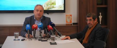 &Sigma;&kappa;&lambda;&eta;&rho;ή &kappa;&rho;&iota;&tau;&iota;&kappa;ή &Sigma;&tau;&epsilon;&phi;ά&nu;&omicron;&upsilon; &sigma;&tau;&iota;&sigmaf; &Kappa;&upsilon;&beta;&epsilon;&rho;&nu;ή&sigma;&epsilon;&iota;&sigmaf; &Alpha;&nu;&alpha;&sigma;&tau;&alpha;&sigma;&iota;ά&delta;&eta; &kappa;&alpha;&iota; &Chi;&rho;&iota;&sigma;&tau;&omicron;&delta;&omicron;&upsilon;&lambda;ί&delta;&eta; &gamma;&iota;&alpha; &tau;&eta;&nu; &upsilon;&delta;&alpha;&tau;&iota;&kappa;ή &kappa;&rho;ί&sigma;&eta;-&laquo;&Alpha;&pi;&alpha;&rho;ά&delta;&epsilon;&kappa;&tau;&omicron; &nu;&alpha; &pi;&lambda;&eta;&rho;ώ&nu;&omicron;&upsilon;&mu;&epsilon; &tau;&eta;&nu; &alpha;&nu;&iota;&kappa;&alpha;&nu;ό&tau;&eta;&tau;&alpha;&raquo;