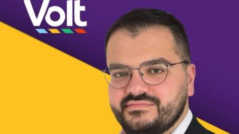 &Alpha;&nu;&alpha;&kappa;&omicron;ί&nu;&omega;&sigma;&epsilon; &tau;&eta;&nu; &upsilon;&pi;&omicron;&psi;&eta;&phi;&iota;ό&tau;&eta;&tau;&alpha; &tau;&omicron;&upsilon; &mu;&epsilon; &tau;&omicron; Volt &omicron; &Alpha;&rho;&tau;έ&mu;&eta;&sigmaf; &Mu;&iota;&chi;&alpha;ή&lambda;-Έ&lambda;&alpha;&beta;&epsilon; &theta;έ&sigma;&eta; &sigma;&tau;&omicron; &psi;&eta;&phi;&omicron;&delta;έ&lambda;&tau;&iota;&omicron; &Alpha;&mu;&mu;&omicron;&chi;ώ&sigma;&tau;&omicron;&upsilon;