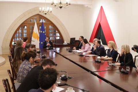 &Omicron; &Chi;&rho;&iota;&sigma;&tau;&omicron;&delta;&omicron;&upsilon;&lambda;ί&delta;&eta;&sigmaf; &pi;&alpha;&rho;&omicron;&upsilon;&sigma;ί&alpha;&sigma;&epsilon; &pi;&rho;&omicron;&tau;&epsilon;&rho;&alpha;&iota;ό&tau;&eta;&tau;&epsilon;&sigmaf; &Kappa;&upsilon;&pi;&rho;&iota;&alpha;&kappa;ή&sigmaf; &Pi;&rho;&omicron;&epsilon;&delta;&rho;ί&alpha;&sigmaf; &sigma;&tau;&eta;&nu; &Epsilon;&pi;&iota;&tau;&rho;&omicron;&pi;ή &Pi;&epsilon;&rho;&iota;&phi;&epsilon;&rho;&epsilon;&iota;ώ&nu;