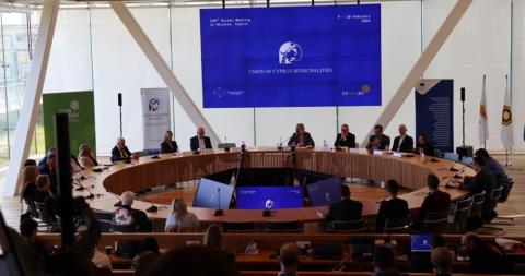 &Delta;&iota;ά&lambda;&omicron;&gamma;&omicron;&sigmaf; &mu;&epsilon; &tau;&omicron;&nu; &Pi;&omicron;&lambda;ί&tau;&eta; &sigma;&tau;&omicron; &pi;&lambda;&alpha;ί&sigma;&iota;&omicron; &tau;&omicron;&upsilon; &epsilon;&kappa;&tau;ό&sigmaf; έ&delta;&rho;&alpha;&sigmaf; &Pi;&rho;&omicron;&epsilon;&delta;&rho;&epsilon;ί&omicron;&upsilon; &tau;&eta;&sigmaf; &Epsilon;&upsilon;&rho;&omega;&pi;&alpha;ϊ&kappa;ή&sigmaf; &Epsilon;&pi;&iota;&tau;&rho;&omicron;&pi;ή&sigmaf; &tau;&omega;&nu; &Pi;&epsilon;&rho;&iota;&phi;&epsilon;&rho;&epsilon;&iota;ώ&nu;