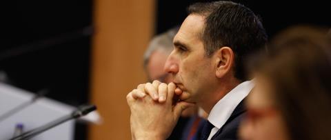 K. I&omega;ά&nu;&nu;&omicron;&upsilon;: &Pi;&rho;&omicron;&sigma;&iota;&tau;ή &sigma;&tau;έ&gamma;&eta; &kappa;&alpha;&iota; &pi;&alpha;&rho;ά&kappa;&tau;&iota;&epsilon;&sigmaf; &kappa;&omicron;&iota;&nu;ό&tau;&eta;&tau;&epsilon;&sigmaf; &sigma;&tau;&omicron; &epsilon;&pi;ί&kappa;&epsilon;&nu;&tau;&rho;&omicron; &Kappa;&upsilon;&pi;&rho;&iota;&alpha;&kappa;ή&sigmaf; &Pi;&rho;&omicron;&epsilon;&delta;&rho;ί&alpha;&sigmaf; &Epsilon;&Epsilon;