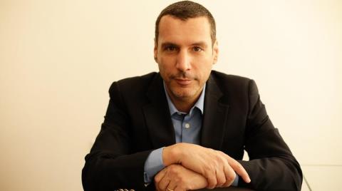 &Nu;. &Chi;&alpha;&rho;&alpha;&lambda;&alpha;&mu;&pi;ί&delta;&eta;&sigmaf;: &Sigma;&tau;ό&chi;&omicron;&sigmaf; &eta; &sigma;&upsilon;&nu;&epsilon;&chi;ή&sigmaf; &alpha;&nu;&alpha;&beta;ά&theta;&mu;&iota;&sigma;&eta; ό&lambda;&omega;&nu; &tau;&omega;&nu; &delta;&eta;&mu;ό&sigma;&iota;&omega;&nu; &nu;&omicron;&sigma;&omicron;&kappa;&omicron;&mu;&epsilon;ί&omega;&nu;