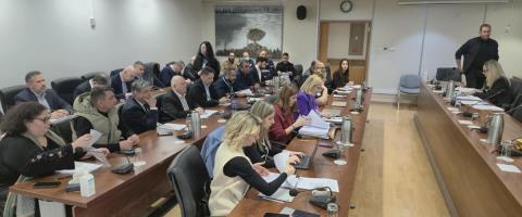 Έ&xi;&omega; &phi;&rho;&epsilon;&nu;ώ&nu; &eta; &Upsilon;&pi;&eta;&rho;&epsilon;&sigma;ί&alpha; &Alpha;&sigma;&theta;&epsilon;&nu;&omicron;&phi;ό&rho;&omega;&nu; &gamma;&iota;&alpha; &tau;&eta;&nu; &sigma;&tau;ή&rho;&iota;&xi;&eta; &alpha;&pi;ό &tau;&omicron; &Kappa;&rho;ά&tau;&omicron;&sigmaf;-&laquo;Έ&chi;&omega; έ&gamma;&nu;&omicron;&iota;&alpha; &gamma;&iota;&alpha; &tau;&omicron;&nu; &kappa;ά&theta;&epsilon; &alpha;&sigma;&theta;&epsilon;&nu;ή &alpha;&upsilon;&tau;ή&sigmaf; &tau;&eta;&sigmaf; &chi;ώ&rho;&alpha;&sigmaf;&raquo;