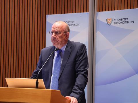 &Upsilon;&pi;. &Omicron;&iota;&kappa;&omicron;&nu;&omicron;&mu;&iota;&kappa;ώ&nu;: &Alpha;&pi;&alpha;&sigma;&chi;&omicron;&lambda;&omicron;ύ&nu; &omicron;&iota; &tau;&omicron;&kappa;&iota;&sigma;&mu;&omicron;ί &sigma;&tau;&alpha; &delta;ά&nu;&epsilon;&iota;&alpha; &epsilon;&tau;&alpha;&iota;&rho;&epsilon;&iota;ώ&nu; &epsilon;&xi;&alpha;&gamma;&omicron;&rho;ά&sigmaf; &pi;&iota;&sigma;&tau;ώ&sigma;&epsilon;&omega;&nu;