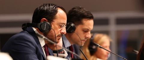 &Alpha;&pi;&omicron;&delta;έ&chi;&tau;&eta;&kappa;&epsilon; &tau;&eta;&nu; &pi;&rho;ό&sigma;&kappa;&lambda;&eta;&sigma;&eta; &Tau;&rho;&alpha;&mu;&pi; &gamma;&iota;&alpha; &sigma;&upsilon;&mu;&mu;&epsilon;&tau;&omicron;&chi;ή &sigma;&tau;&omicron; &Sigma;&upsilon;&mu;&beta;&omicron;ύ&lambda;&iota;&omicron; &gamma;&iota;&alpha; &tau;&eta;&nu; &Epsilon;&iota;&rho;ή&nu;&eta; &eta; &Kappa;&upsilon;&beta;έ&rho;&nu;&eta;&sigma;&eta;-&laquo;&Eta; &Kappa;ύ&pi;&rho;&omicron;&sigmaf; &theta;&alpha; &sigma;&upsilon;&mu;&mu;&epsilon;&tau;ά&sigma;&chi;&epsilon;&iota; &omega;&sigmaf; &pi;&alpha;&rho;&alpha;&tau;&eta;&rho;&eta;&tau;ή&sigmaf;&raquo;