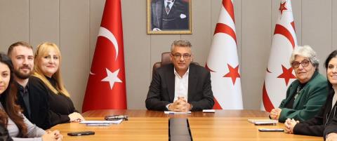 &Epsilon;&pi;ί&theta;&epsilon;&sigma;&eta; &Epsilon;&rho;&chi;&iota;&omicron;&upsilon;&rho;&mu;ά&nu; &sigma;&tau;&eta;&nu; &Epsilon;/&kappa; &pi;&lambda;&epsilon;&upsilon;&rho;ά-&laquo;&Delta;&epsilon;&nu; &pi;&rho;ό&kappa;&epsilon;&iota;&tau;&alpha;&iota; &nu;&alpha; &epsilon;&mu;&pi;&lambda;&alpha;&kappa;&omicron;ύ&mu;&epsilon; &sigma;&epsilon; &pi;&alpha;&iota;&chi;&nu;ί&delta;&iota;&alpha; &epsilon;&pi;ί&rho;&rho;&iota;&psi;&eta;&sigmaf; &epsilon;&upsilon;&theta;&upsilon;&nu;ώ&nu;&raquo;