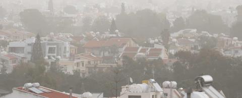 &Nu;έ&omicron; &chi;&alpha;&mu;&eta;&lambda;ό &beta;&alpha;&rho;&omicron;&mu;&epsilon;&tau;&rho;&iota;&kappa;ό &theta;&alpha; &epsilon;&pi;&eta;&rho;&epsilon;ά&sigma;&epsilon;&iota; &tau;&eta;&nu; &Kappa;ύ&pi;&rho;&omicron;, &pi;&alpha;&rho;&alpha;&mu;έ&nu;&epsilon;&iota; &mu;έ&chi;&rho;&iota; &tau;&omicron; &pi;&rho;&omega;ί &tau;&eta;&sigmaf; &Tau;&epsilon;&tau;ά&rho;&tau;&eta;&sigmaf; &eta; &sigma;&kappa;ό&nu;&eta;