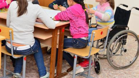 &Zeta;&eta;&tau;&omicron;ύ&nu; &alpha;&nu;&alpha;&beta;ά&theta;&mu;&iota;&sigma;&eta; &tau;&eta;&sigmaf; &mu;&iota;&sigma;&theta;&omicron;&lambda;&omicron;&gamma;&iota;&kappa;ή&sigmaf; &tau;&omicron;&upsilon;&sigmaf; &kappa;&lambda;ί&mu;&alpha;&kappa;&alpha;&sigmaf; &omicron;&iota; &sigma;&upsilon;&nu;&omicron;&delta;&omicron;ί &mu;&alpha;&theta;&eta;&tau;ώ&nu; &mu;&epsilon; &alpha;&nu;&alpha;&pi;&eta;&rho;ί&alpha;-Έ&delta;&omega;&sigma;&alpha;&nu; &pi;ί&sigma;&tau;&omega;&sigma;&eta; &chi;&rho;ό&nu;&omicron;&upsilon; &sigma;&tau;&omicron; &Upsilon;&Pi;&Alpha;&Nu;