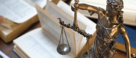 &Kappa;&alpha;&tau;&alpha;&delta;ί&kappa;&eta; 53&chi;&rho;&omicron;&nu;&omicron;&upsilon; &gamma;&iota;&alpha; &sigma;&epsilon;&xi;&omicron;&upsilon;&alpha;&lambda;&iota;&kappa;ή &kappa;&alpha;&kappa;&omicron;&pi;&omicron;ί&eta;&sigma;&eta; &pi;&alpha;&iota;&delta;&iota;&omicron;ύ &sigma;&tau;&iota;&sigmaf; &Eta;&Pi;&Alpha; &mu;έ&sigma;&omega; &Kappa;ύ&pi;&rho;&omicron;&upsilon;-&Sigma;&upsilon;&nu;&epsilon;&rho;&gamma;&alpha;&sigma;ί&alpha; FBI &Nu;έ&alpha;&sigmaf; &Upsilon;ό&rho;&kappa;&eta;&sigmaf; &kappa;&alpha;&iota; &Delta;ί&omega;&xi;&eta;&sigmaf; &Eta;&lambda;&epsilon;&kappa;&tau;&rho;&omicron;&nu;&iota;&kappa;&omicron;ύ &Epsilon;&gamma;&kappa;&lambda;ή&mu;&alpha;&tau;&omicron;&sigmaf;