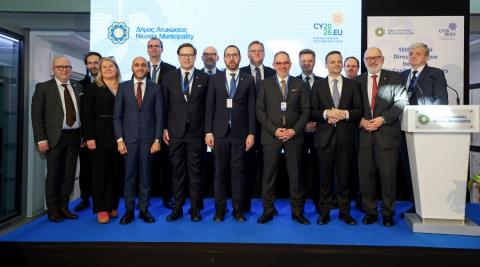 &Rho;ό&lambda;&omicron; &sigma;&upsilon;&nu;&delta;&iota;&alpha;&mu;&omicron;&rho;&phi;&omega;&tau;ή &sigma;&tau;&iota;&sigmaf; &pi;&omicron;&lambda;&iota;&tau;&iota;&kappa;έ&sigmaf; &zeta;&eta;&tau;&omicron;ύ&nu; &omicron;&iota; &Delta;ή&mu;&alpha;&rho;&chi;&omicron;&iota; &pi;&rho;&omega;&tau;&epsilon;&upsilon;&omicron;&upsilon;&sigma;ώ&nu; &Epsilon;&Epsilon; &sigma;&tau;&eta;&nu; &Lambda;&epsilon;&upsilon;&kappa;&omega;&sigma;ί&alpha;