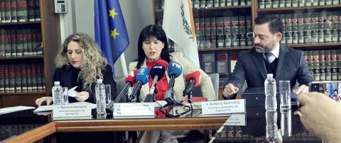 &Pi;&upsilon;&rho; &kappa;&alpha;&iota; &mu;&alpha;&nu;ί&alpha; &eta; &Nu;&omicron;&mu;&iota;&kappa;ή &Upsilon;&pi;&eta;&rho;&epsilon;&sigma;ί&alpha; &mu;&epsilon; &tau;&iota;&sigmaf; &epsilon;&pi;&iota;&kappa;&rho;ί&sigma;&epsilon;&iota;&sigmaf; &gamma;&iota;&alpha; Al Jazeera, &tau;&alpha; έ&beta;&alpha;&lambda;&epsilon; &mu;&epsilon; &Mu;&Mu;&Epsilon; &kappa;&alpha;&iota; &kappa;ό&mu;&mu;&alpha;&tau;&alpha;-&laquo;&Eta; &kappa;&rho;&iota;&tau;&iota;&kappa;ή &epsilon;ί&nu;&alpha;&iota; έ&nu;&alpha;, &alpha;&lambda;&lambda;ά &nu;&alpha; &alpha;&pi;&omicron;&delta;&omicron;&mu;&epsilon;ί&sigmaf; &epsilon;ί&nu;&alpha;&iota; &epsilon;&pi;&iota;&kappa;ί&nu;