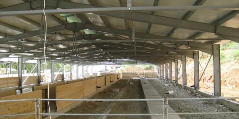 &Kappa;&rho;&alpha;&upsilon;&gamma;ή &alpha;&gamma;&omega;&nu;ί&alpha;&sigmaf; &alpha;&pi;ό &kappa;&tau;&eta;&nu;&omicron;&tau;&rho;ό&phi;&omicron;&upsilon;&sigmaf; &sigma;&epsilon; &Tau;ί&mu;&eta; &kappa;&alpha;&iota; &Alpha;&nu;&alpha;&rho;ί&tau;&alpha;-&Pi;&alpha;ί&rho;&nu;&omicron;&upsilon;&nu; &mu;έ&tau;&rho;&alpha; &gamma;&iota;&alpha; &tau;&omicron;&nu; &alpha;&phi;&theta;ώ&delta;&eta; &pi;&upsilon;&rho;&epsilon;&tau;ό