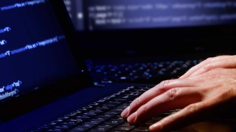 &Epsilon;&gamma;&kappa;&lambda;&eta;&mu;&alpha;&tau;&iota;&kappa;ή &omicron;&rho;&gamma;ά&nu;&omega;&sigma;&eta; &sigma;&tau;&eta;&nu; &Omicron;&lambda;&lambda;&alpha;&nu;&delta;ί&alpha; &delta;&iota;&alpha;&rho;&rho;έ&epsilon;&iota; &delta;&epsilon;&delta;&omicron;&mu;έ&nu;&alpha; &pi;&epsilon;&lambda;&alpha;&tau;ώ&nu; &pi;&omicron;&upsilon; &upsilon;&pi;έ&kappa;&lambda;&epsilon;&psi;&epsilon; &alpha;&pi;ό &epsilon;&tau;&alpha;&iota;&rho;&epsilon;ί&alpha; &tau;&eta;&lambda;&epsilon;&pi;&iota;&kappa;&omicron;&iota;&nu;&omega;&nu;&iota;ώ&nu;