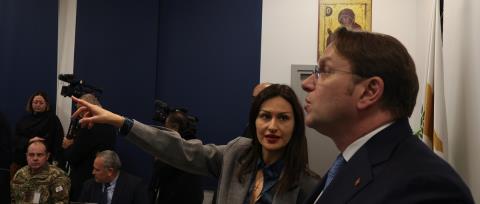 &Sigma;&phi;&omicron;&delta;&rho;ή &epsilon;&pi;ί&theta;&epsilon;&sigma;&eta; &Alpha;&Kappa;&Epsilon;&Lambda; &sigma;&epsilon; &Pi;&alpha;&nu;&alpha;&gamma;&iota;ώ&tau;&omicron;&upsilon;-&laquo;&Pi;&rho;έ&pi;&epsilon;&iota; &epsilon;ί&tau;&epsilon; &nu;&alpha; &pi;&alpha;&rho;&alpha;&iota;&tau;&eta;&theta;&epsilon;ί, &epsilon;ί&tau;&epsilon; &nu;&alpha; &pi;&alpha;&upsilon;&theta;&epsilon;ί. &Tau;&iota; ά&lambda;&lambda;&omicron; &pi;&rho;έ&pi;&epsilon;&iota; &nu;&alpha; &sigma;&upsilon;&mu;&beta;&epsilon;ί &gamma;&iota;&alpha; &nu;&alpha; &alpha;&pi;&omicron;&mu;&alpha;&kappa;&rho;&upsilon;&nu;&theta;&epsilon;ί;&raquo;