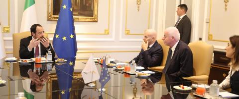 &Sigma;&tau;ό&chi;&omicron;&sigmaf; &delta;&iota;&alpha;&pi;&rho;&alpha;&gamma;&mu;&alpha;&tau;&epsilon;ύ&sigma;&epsilon;&omega;&nu; &mu;&epsilon; &Epsilon;&Nu;&Iota; &eta; &pi;ώ&lambda;&eta;&sigma;&eta; &Phi;&upsilon;&sigma;&iota;&kappa;&omicron;ύ &Alpha;&epsilon;&rho;ί&omicron;&upsilon; &sigma;&tau;&eta;&nu; &Epsilon;&upsilon;&rho;ώ&pi;&eta; &mu;έ&sigma;&omega; &Alpha;&iota;&gamma;ύ&pi;&tau;&omicron;&upsilon; &tau;&omicron; 2027-&Sigma;&upsilon;&nu;ά&nu;&tau;&eta;&sigma;&eta; &Pi;&tau;&Delta; &mu;&epsilon; &Nu;&tau;&epsilon;&sigma;&kappa;ά&lambda;&tau;&zeta;&iota; &sigma;&tau;&eta; &Rho;ώ&mu;&eta;