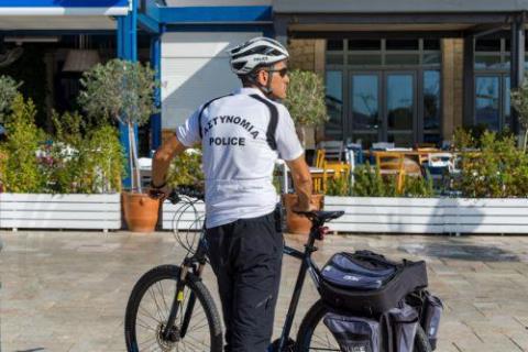 &Epsilon;&nu;&iota;&sigma;&chi;ύ&epsilon;&tau;&alpha;&iota; &kappa;&alpha;&tau;ά 50% &tau;&omicron; &pi;&rho;&omicron;&sigma;&omega;&pi;&iota;&kappa;ό &tau;&omicron;&upsilon; &laquo;&Alpha;&sigma;&tau;&upsilon;&nu;&omicron;&mu;&iota;&kappa;&omicron;ύ &tau;&eta;&sigmaf; &Gamma;&epsilon;&iota;&tau;&omicron;&nu;&iota;ά&sigmaf;&raquo;-&Omicron; &alpha;&rho;&iota;&theta;&mu;ό&sigmaf; &alpha;&nu;&epsilon;&beta;&alpha;ί&nu;&epsilon;&iota; &sigma;&tau;&omicron;&upsilon;&sigmaf; 51