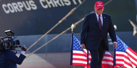 &Tau;&omicron; &delta;ί&lambda;&eta;&mu;&mu;&alpha; &tau;&omicron;&upsilon; &Tau;&rho;&alpha;&mu;&pi; &kappa;&alpha;&theta;ώ&sigmaf; &kappa;&lambda;&iota;&mu;&alpha;&kappa;ώ&nu;&epsilon;&tau;&alpha;&iota; &omicron; &pi;ό&lambda;&epsilon;&mu;&omicron;&sigmaf; &mu;&epsilon; &tau;&omicron; &Iota;&rho;ά&nu;-&Pi;&epsilon;&rho;&iota;&omicron;&rho;&iota;&sigma;&mu;έ&nu;&alpha; &alpha;&pi;&omicron;&theta;έ&mu;&alpha;&tau;&alpha; &kappa;&alpha;&iota; &pi;ί&epsilon;&sigma;&eta; &alpha;&pi;ό &sigma;&upsilon;&mu;&mu;ά&chi;&omicron;&upsilon;&sigmaf;