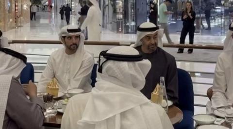 &Beta;&Iota;&Nu;&Tau;&Epsilon;&Omicron;: &Omicron; &pi;&rho;ό&epsilon;&delta;&rho;&omicron;&sigmaf; &tau;&omega;&nu; &Eta;&nu;&omega;&mu;έ&nu;&omega;&nu; &Alpha;&rho;&alpha;&beta;&iota;&kappa;ώ&nu; &Epsilon;&mu;&iota;&rho;ά&tau;&omega;&nu; &kappa;&alpha;&iota; &omicron; &delta;&iota;ά&delta;&omicron;&chi;&omicron;&sigmaf; &tau;&omicron;&upsilon; &Nu;&tau;&omicron;&upsilon;&mu;&pi;ά&iota; &pi;ή&gamma;&alpha;&nu; &gamma;&iota;&alpha; &kappa;&alpha;&phi;έ &sigma;&epsilon; mall &epsilon;&nu;ώ &alpha;&nu;&alpha;&chi;&alpha;&iota;&tau;ί&zeta;&omicron;&nu;&tau;&alpha;&nu; drone &alpha;&pi;ό &tau;&omicron; &Iota;&rho;ά&nu;