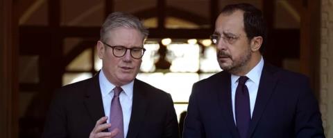 &Tau;&alpha; &epsilon;ί&pi;&alpha;&nu; &tau;&eta;&lambda;&epsilon;&phi;&omega;&nu;&iota;&kappa;ά &Sigma;&tau;ά&rho;&mu;&epsilon;&rho; &kappa;&alpha;&iota; &Chi;&rho;&iota;&sigma;&tau;&omicron;&delta;&omicron;&upsilon;&lambda;ί&delta;&eta;&sigmaf;- &Eta; &Beta;&rho;&epsilon;&tau;&alpha;&nu;ί&alpha; &sigma;&tau;έ&lambda;&nu;&epsilon;&iota; &sigma;&tau;&eta;&nu; &Kappa;ύ&pi;&rho;&omicron; &tau;&omicron; &alpha;&nu;&tau;&iota;&tau;&omicron;&rho;&pi;&iota;&lambda;&iota;&kappa;ό HMS Dragon &kappa;&alpha;&iota; &epsilon;&lambda;&iota;&kappa;ό&pi;&tau;&epsilon;&rho;&alpha; &alpha;&nu;&tau;&iota;&mu;&epsilon;&tau;ώ&pi;&iota;&sigma;&eta;&sigmaf; drones